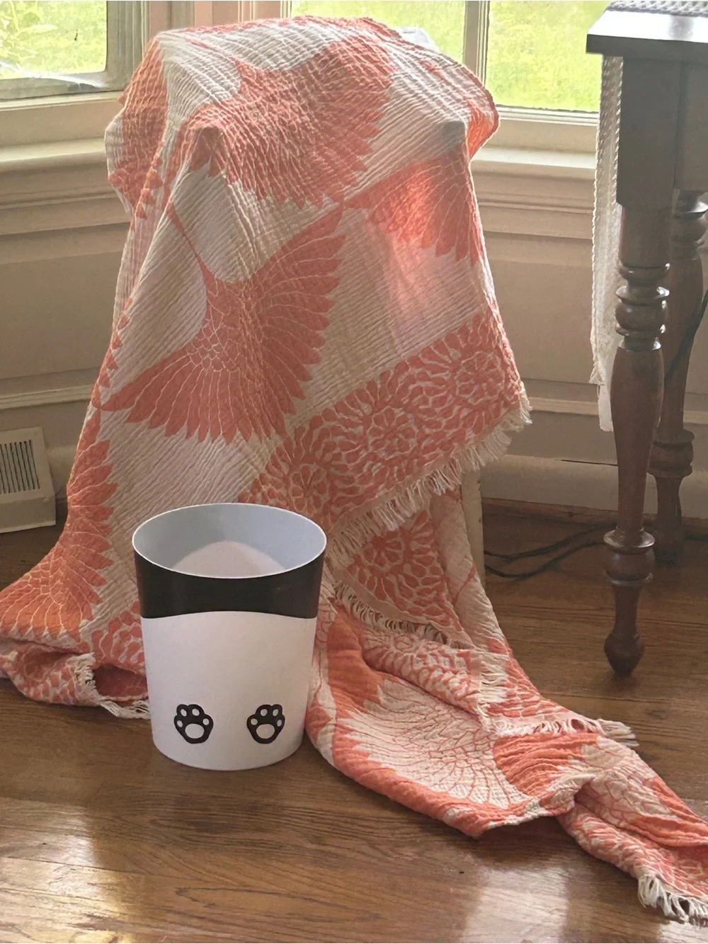 Two-Tone Paw-Accent Waste Bin — White and Black